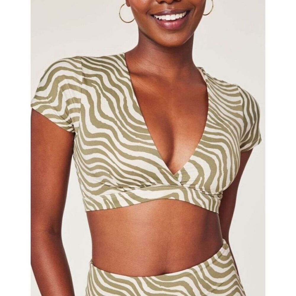 Andie Swim The Sorrento Bikini Top in Bias Stripe Olive NWT Size Medium